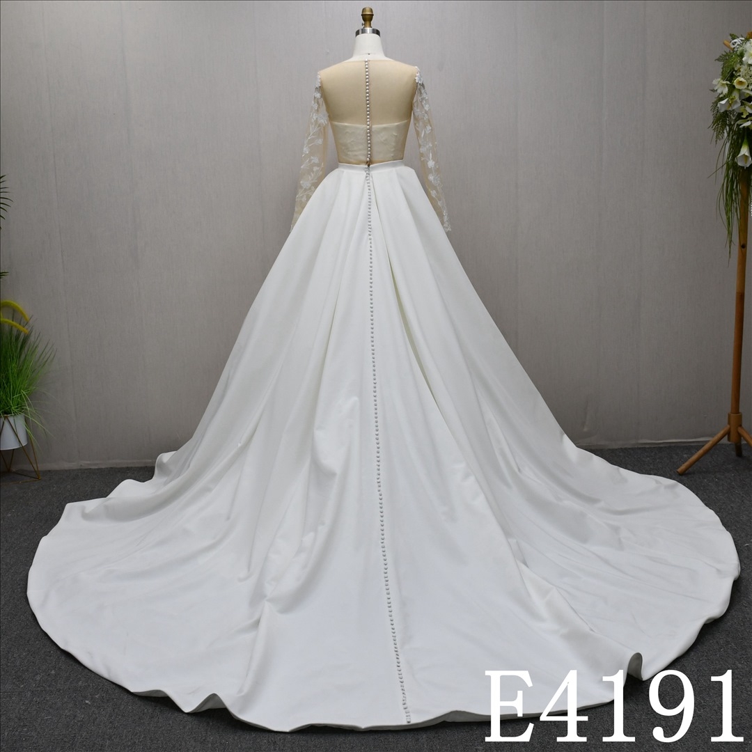 This new Straight neckline Mermaid lace with detachable A-line skirt and detachable top