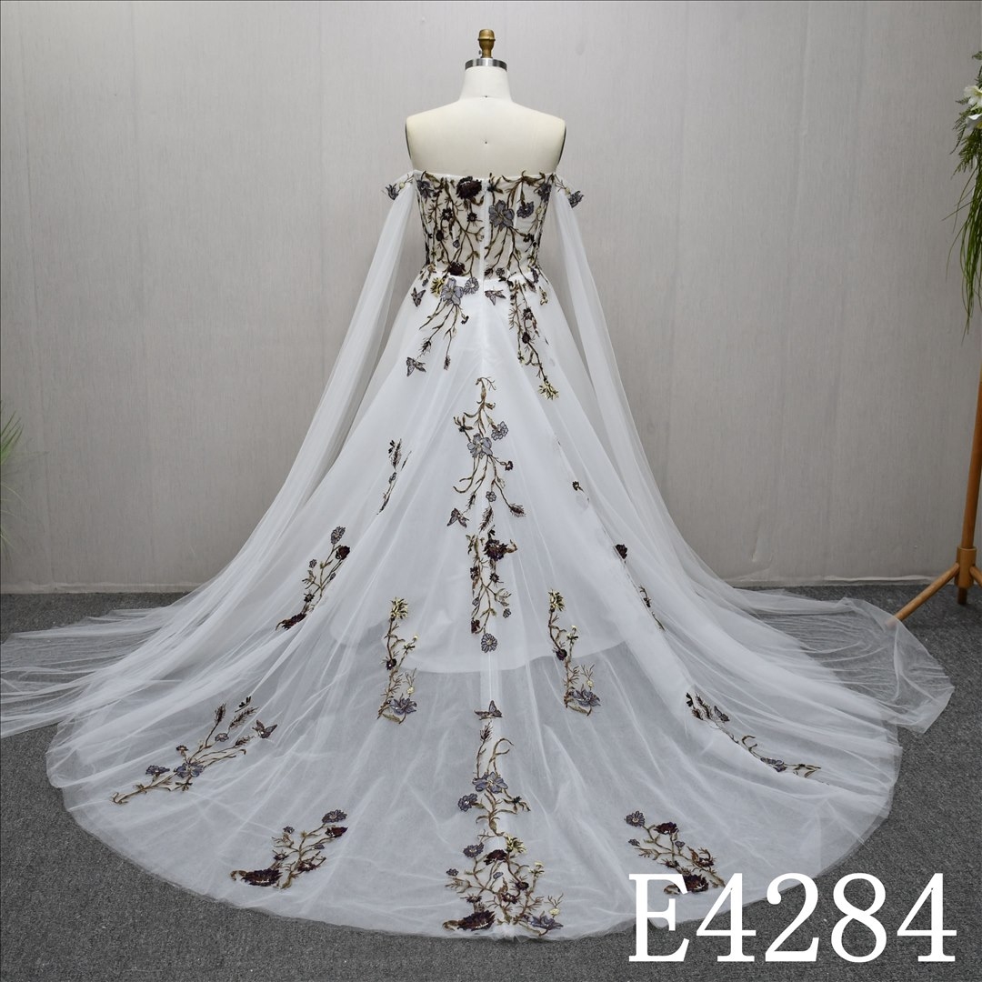 2025 New Sweetheart neckline Off shoulder sleeves colorful Lace Wedding Dress