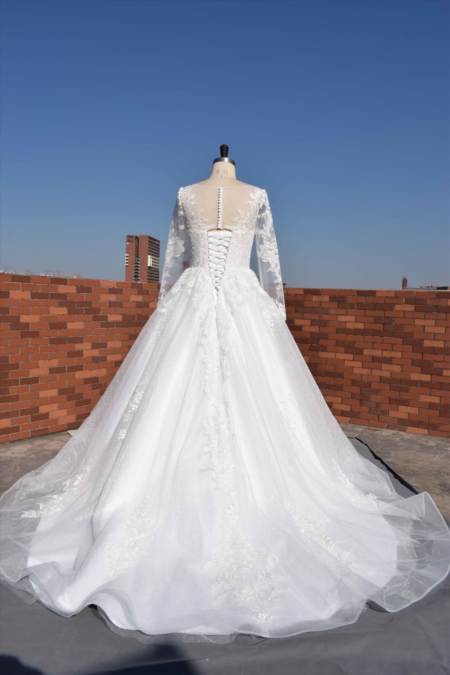 Hot sell custom made princess style wedding dress with long sleeves