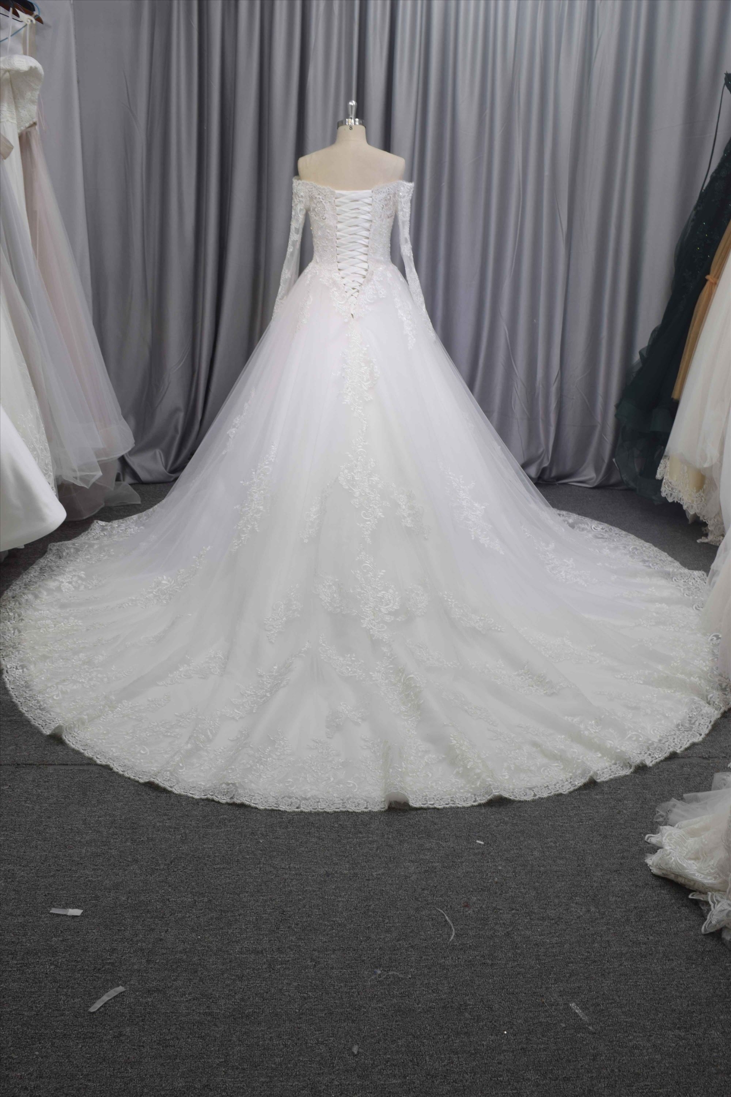 Long sleeves princess style lace wedding dress