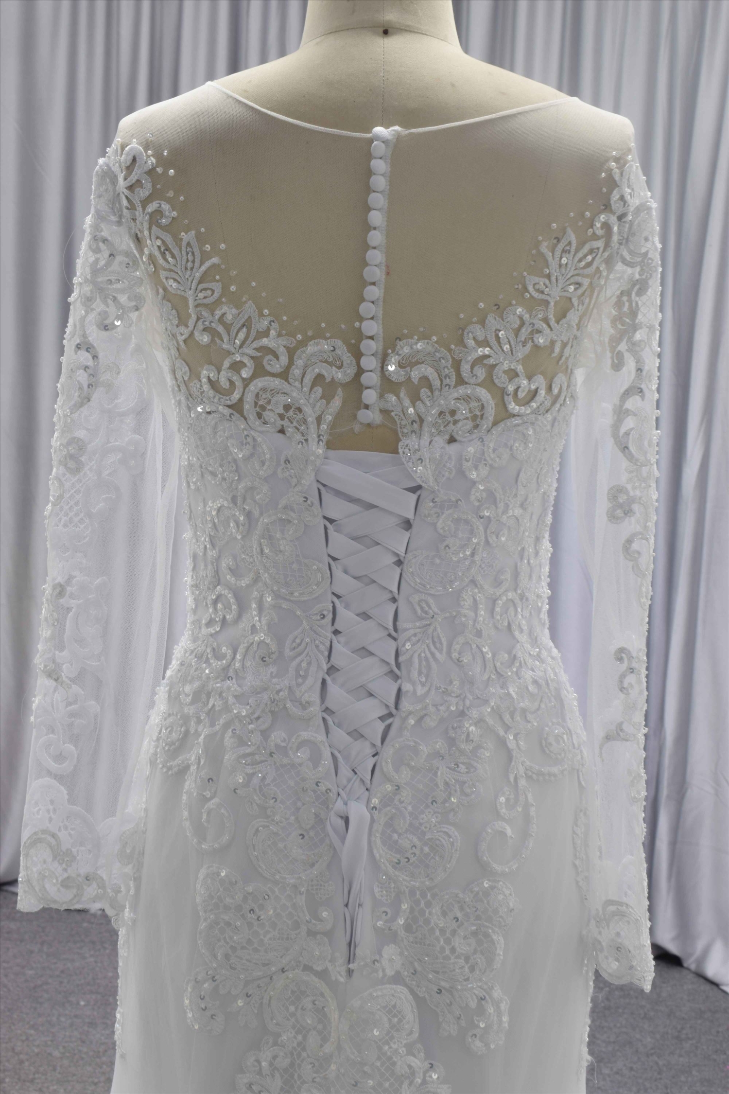 Long sleeves lace mermaid wedding dress with big detachable train