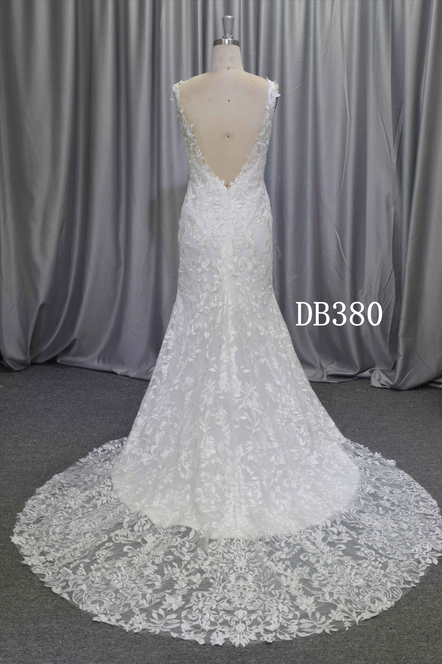 V neckline mermaid brilliant lace wedding dress