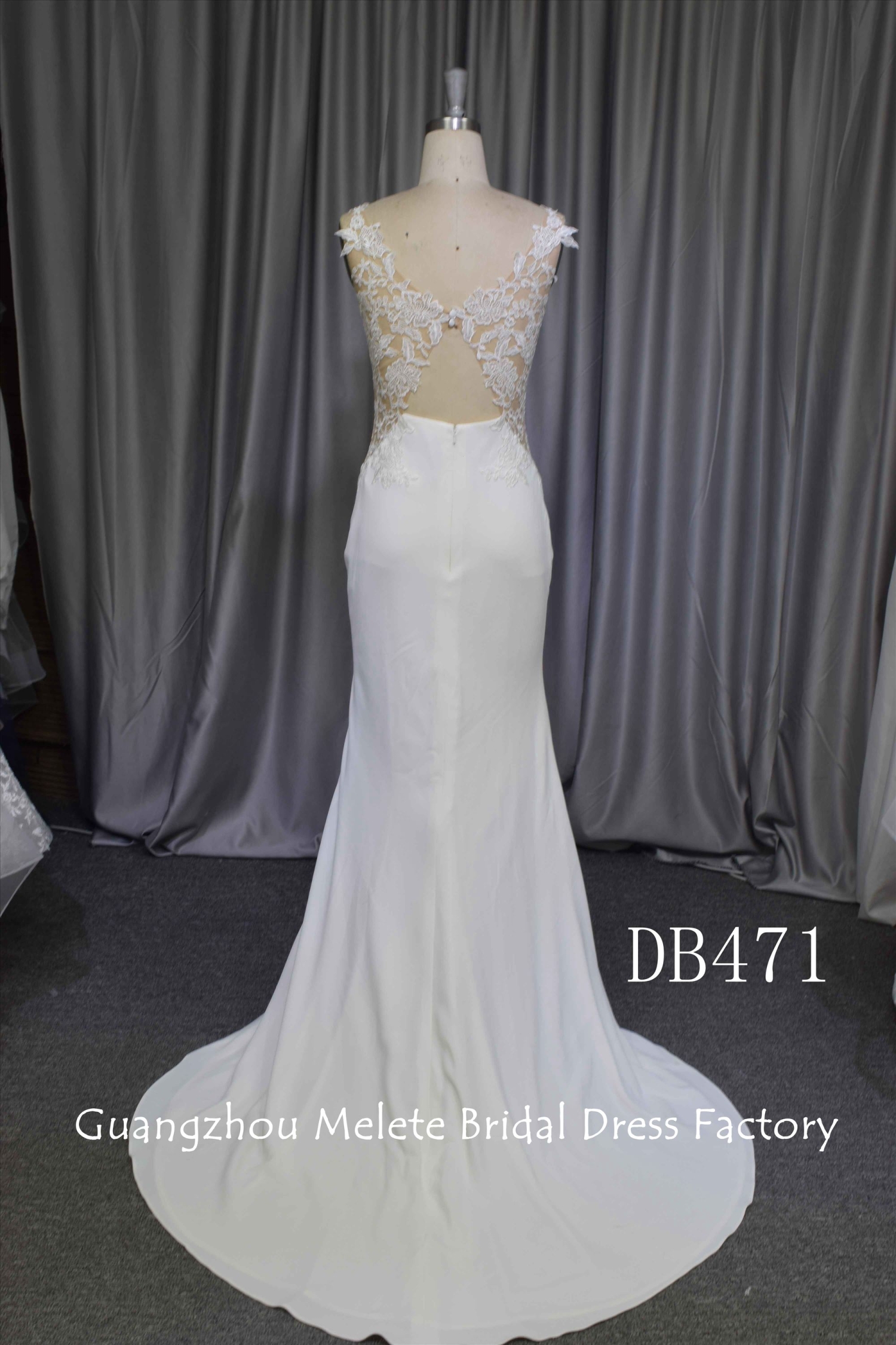 Fashionable mermaid bridal gown with lace back