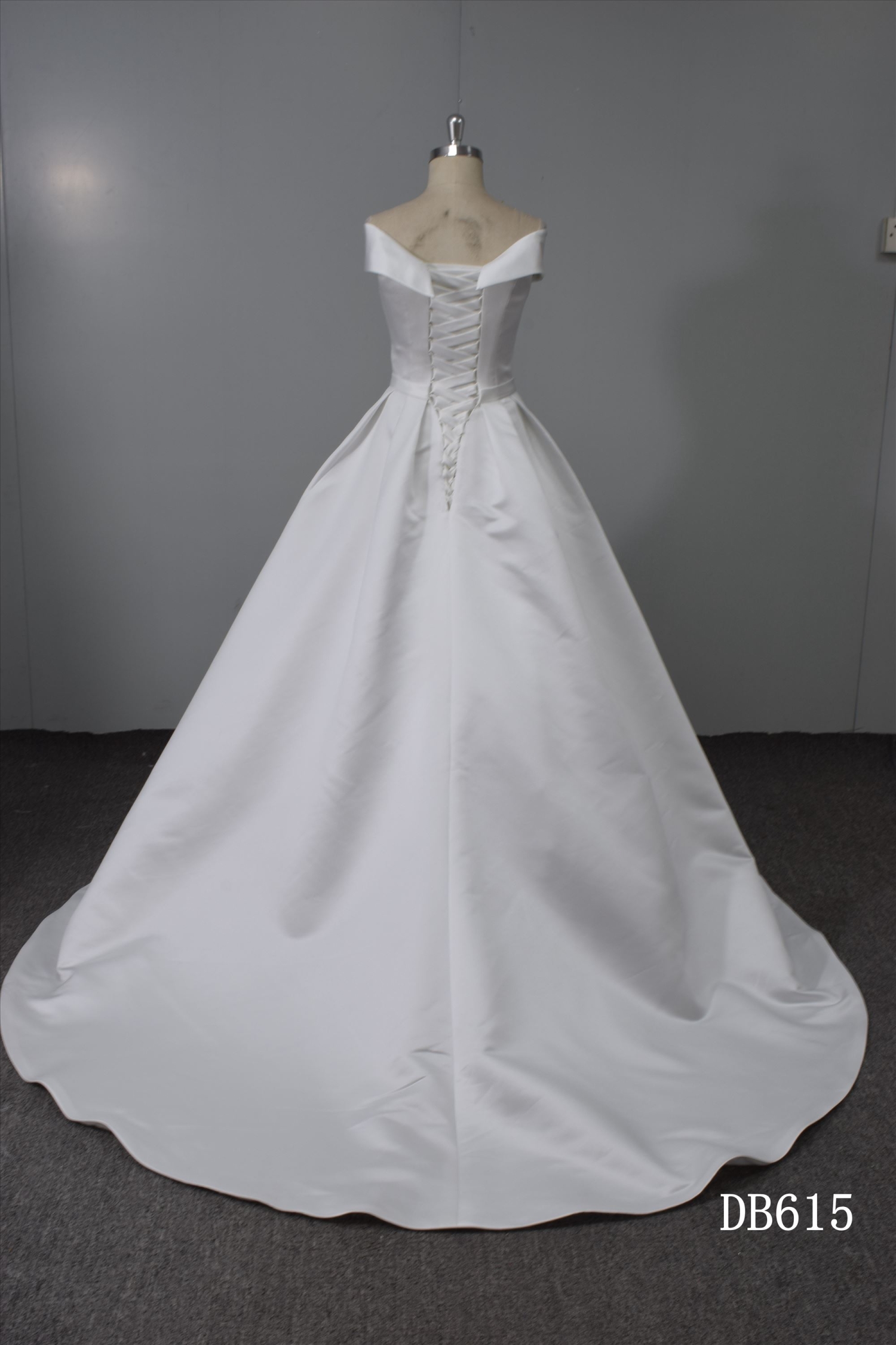 Off Shoulder Lace Up Back Satin Bridal Gown Hot Sell Wedding Dress