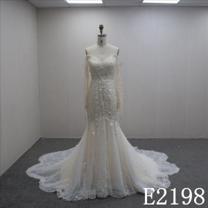 Special Long Sleeves and V-neck Lace Flower  Hand Made Bridal Dress