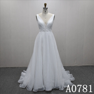2025 Hot-selling V Neckline Pleat Luxury Long Train A-line Wedding Dress
