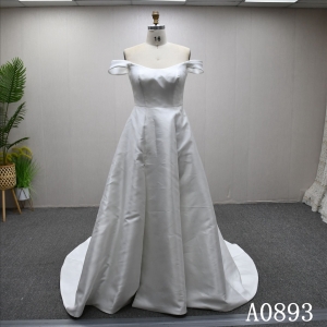2025 Unique design ivory elegant A-line dress with off-shoulder sleeves, high quality