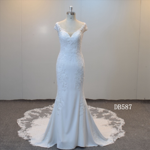 V Neckline Mermaid Bridal Gown Lace Applique Wedding Dress