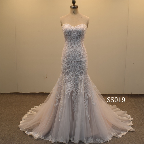 Luxury Bridal Dresses Lace with Beading Bridal Dress Custom Made Wedding Dress for Women