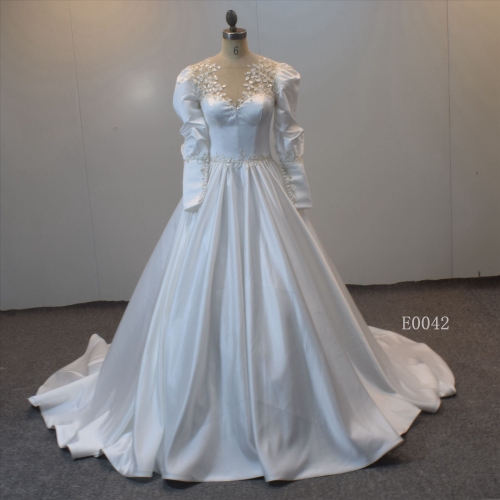 Beading Long Sleeves Satin Court Wedding Gown Ball Gown Wholesale Bridal Dress