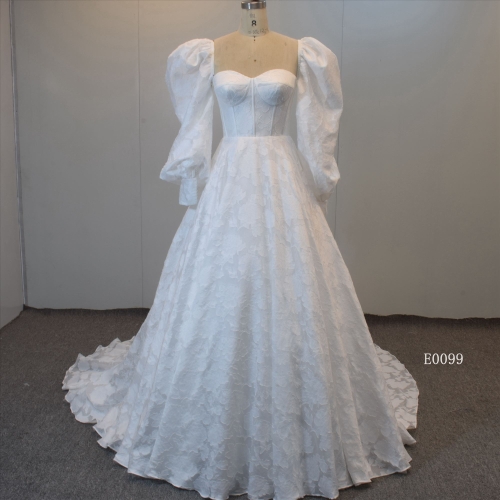 Long Sleeves Ball Gown Embroidery Lace Bridal Gown for Women