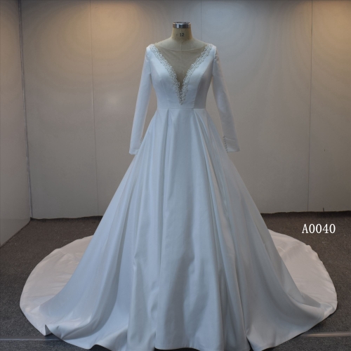 Custom Long Sleeves Bridal Gown O-Neckline Ballgown Wedding Dress For Women