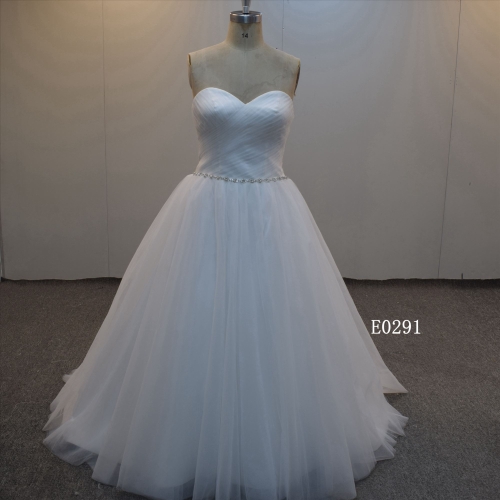 2022 Sleeveless Tulle  Bridal Dress With Train Wedding Dress For Women