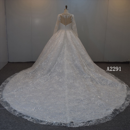 Princesses' flamboyant turn of the long sleeves ball gown with church bridal gown