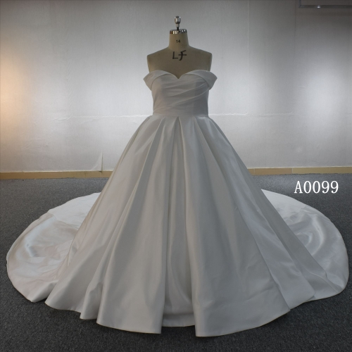 2022 New Arrival Satin Bridal Dress With High Quality Ball Gown Wedding Dress