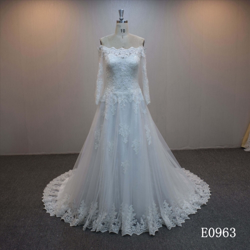 Lastest design A-line bridal dress guangzhou factory made elegant Lace bridal dress