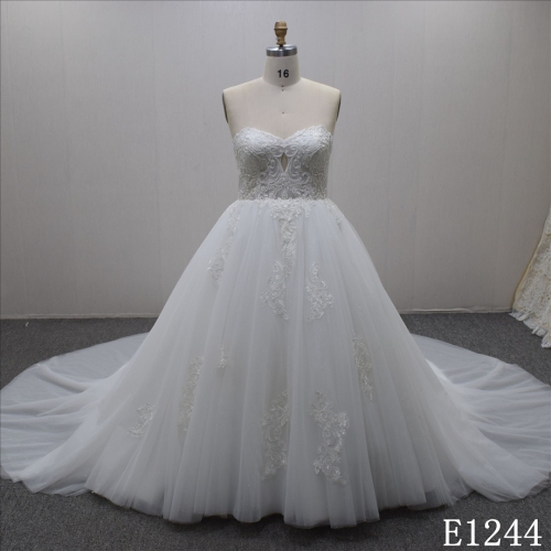 Luxury Ballgown Strapless neck  lace appliqued lace-up  long train wedding dress