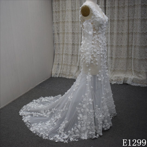 2023 party mermaid plunging-v 3D  appliqued  long train wedding dress.