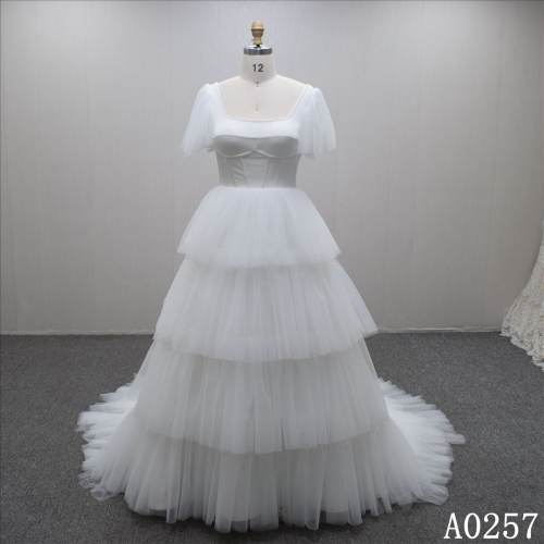 2023 new design lovely Ballgown square neck tulle wedding dress