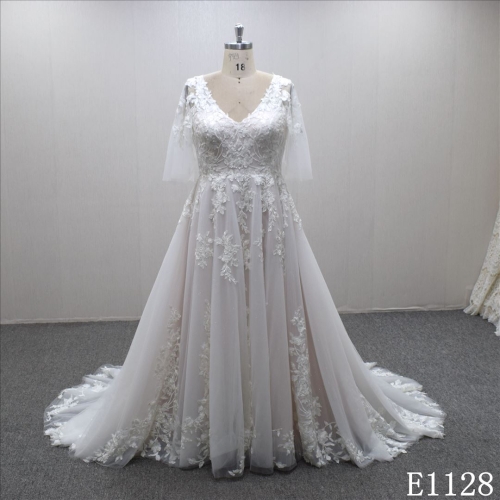 Lastest Design elegant  summer  Blush A-line V -neck lace appliqued  bridal dress