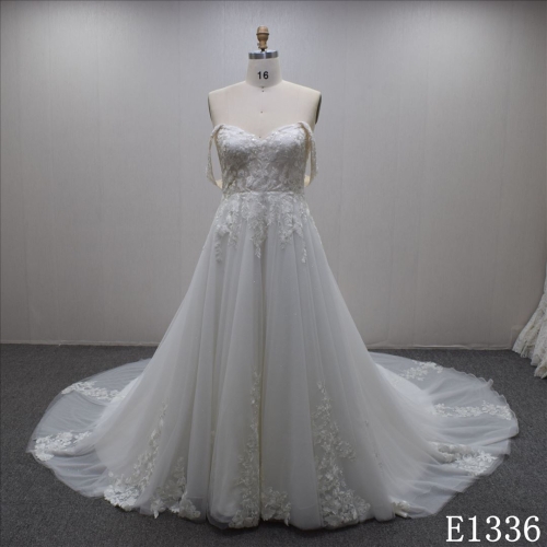 Summer Romantic  A-line sweetheart lace appliqued  bridal dress