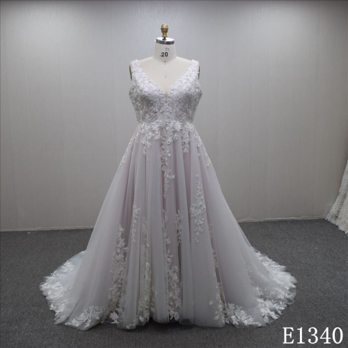 Princess Lovely light purple  A-line lace appliqued V-neck  bridal dress