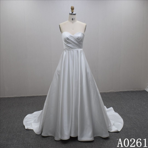 Simple Satin Bridal Dress Sweetheart Neckline Bridal Gown