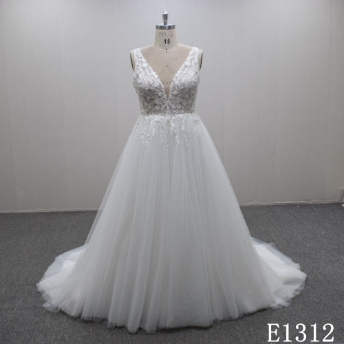 Good Quality  Backless Lace Appliqued Sequins  Wedding Dress Guang Zhou Made