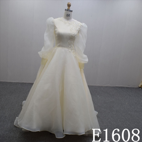 Princess A-line Puff Sleeves Boat Neck Lace Flower Hand Made Bridal Dress