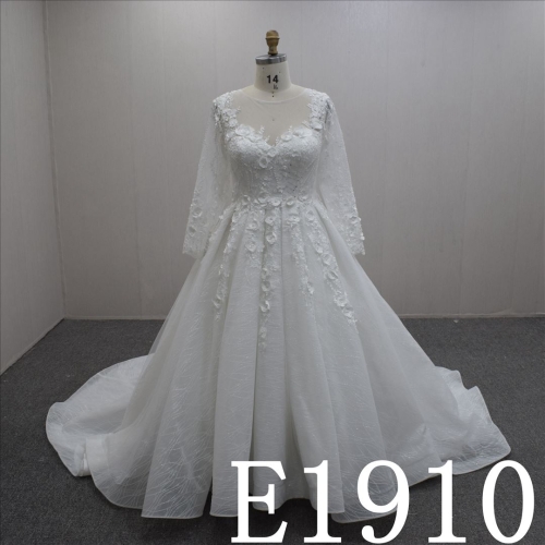 Special Long Sleeves and V-neck Lace Flower  Hand Made Bridal Dress