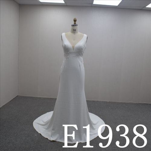 High Quality Elegant and simple V-neck Lace Hand  Wedding Dress