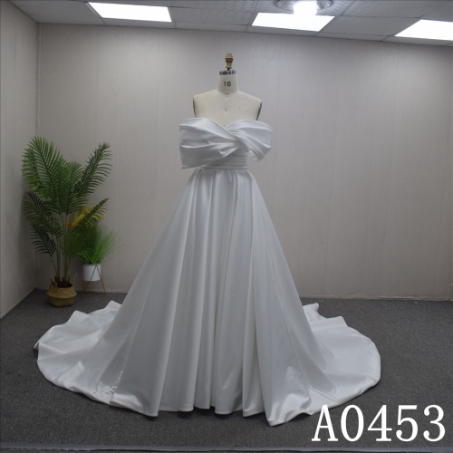 High Quality Elegant and simple Sleeveless  Wedding Dress