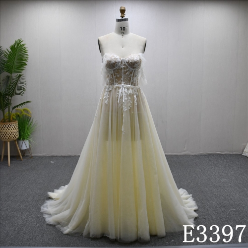 Luxury Sweetheart Neckline Lace Applique Bones Illusion Fashion Wedding Dress