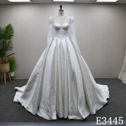 2025 Long Sleeve V-neckline Lace Fashion Ball Gown High Quality Wedding Dress