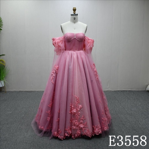 Luxury Shiny Sweetheart Neck Short Sleeves Applique And Beaded Fashion Ball Gown