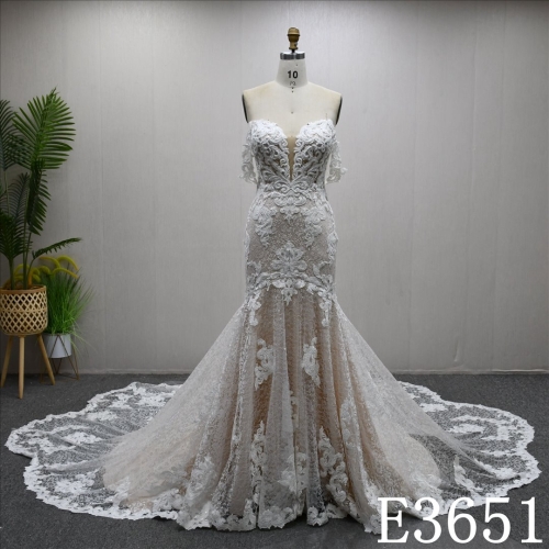 V-neck lace flower arrangement hot sale Mermaid fashion bridal dress