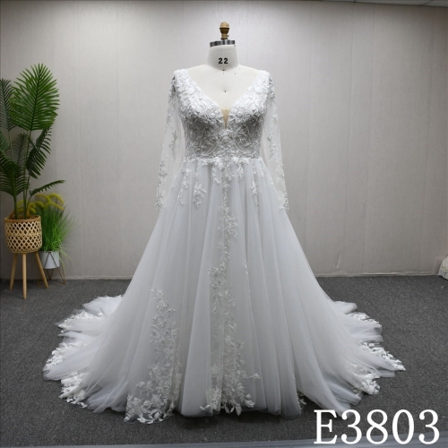 New Design V-Neckline Elegant Lace Applique A-line Popular Wedding Dress Large size