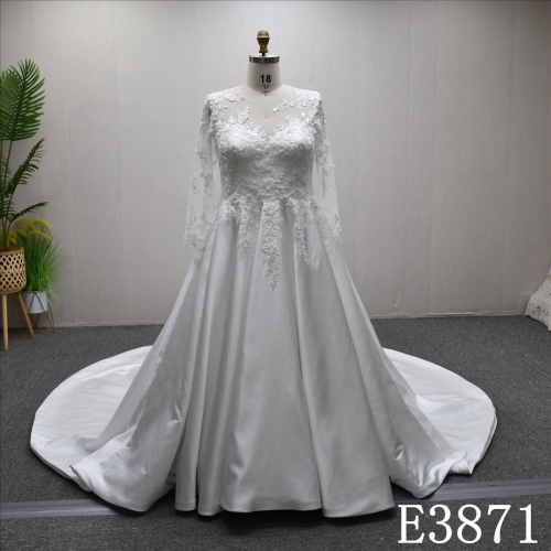 New design heart-shaped neckline elegant lace appliqué A-line popular wedding dress