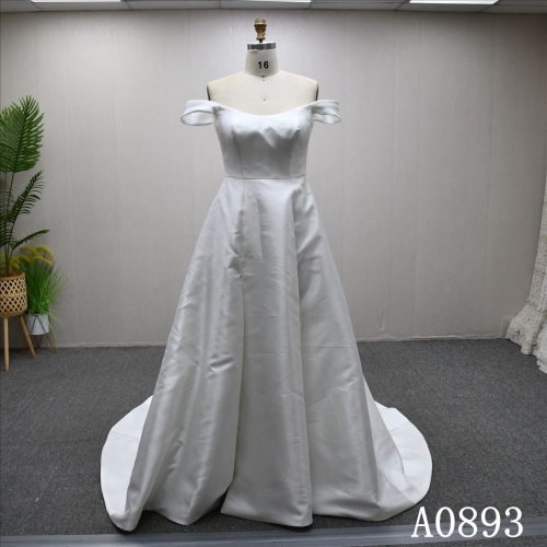 2025 Unique design ivory elegant A-line dress with off-shoulder sleeves, high quality