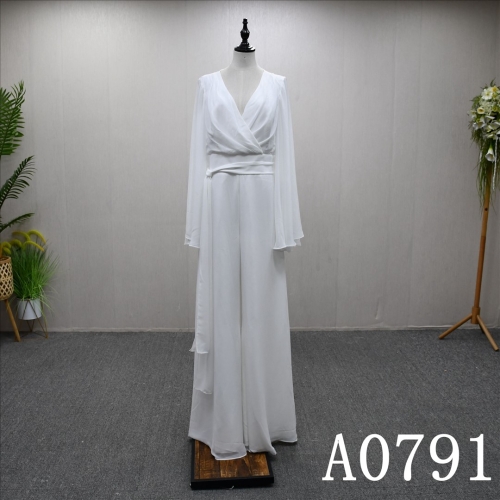 Fashionable jumpsuit with long sleeves and back zipper high-quality