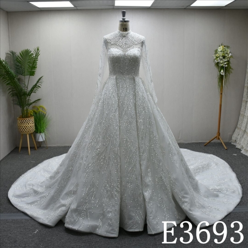 Fashionable and luxurious long-sleeved A-line unique design evening gown wedding dress
