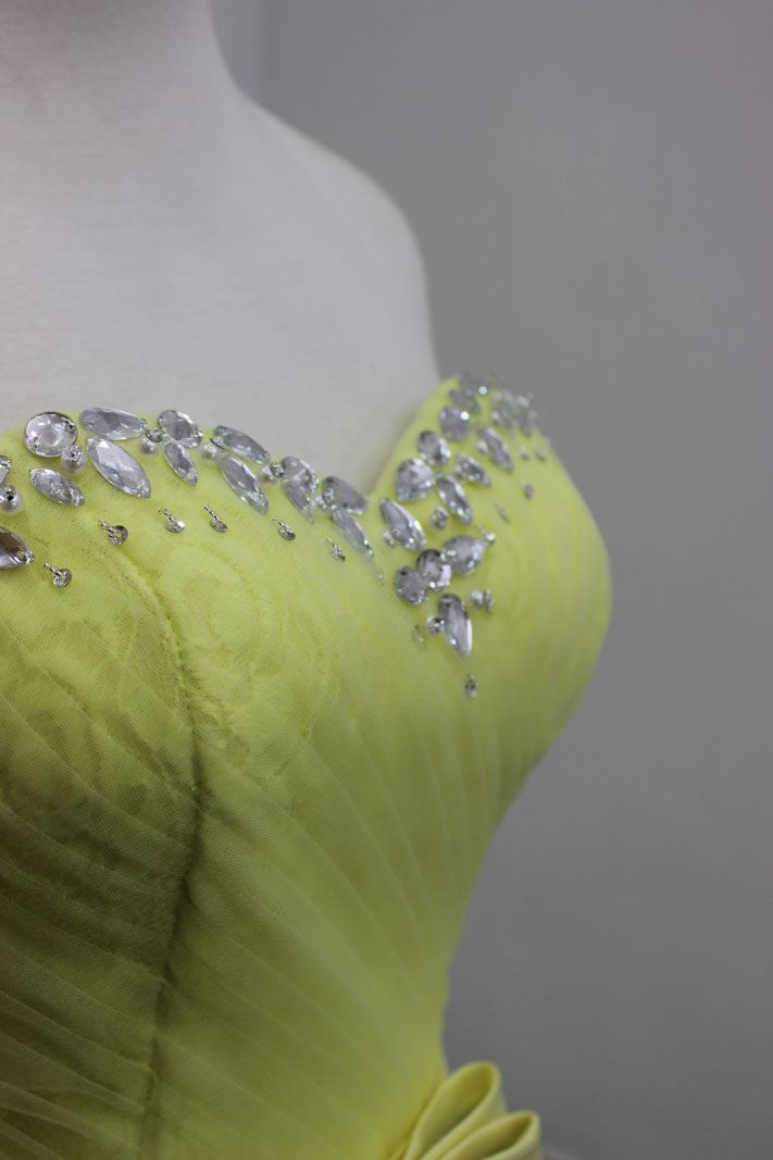 Lenom color sweetheart Neckine With beading and pleats details evening dress